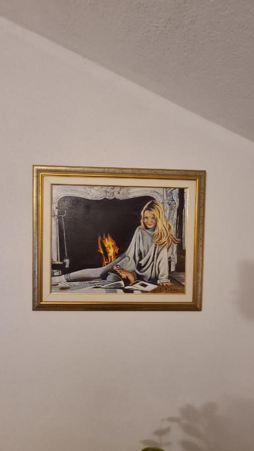 Camere De Inchiriat Livada Cu Meri Căpăţîneni-Ungureni Kültér fotó