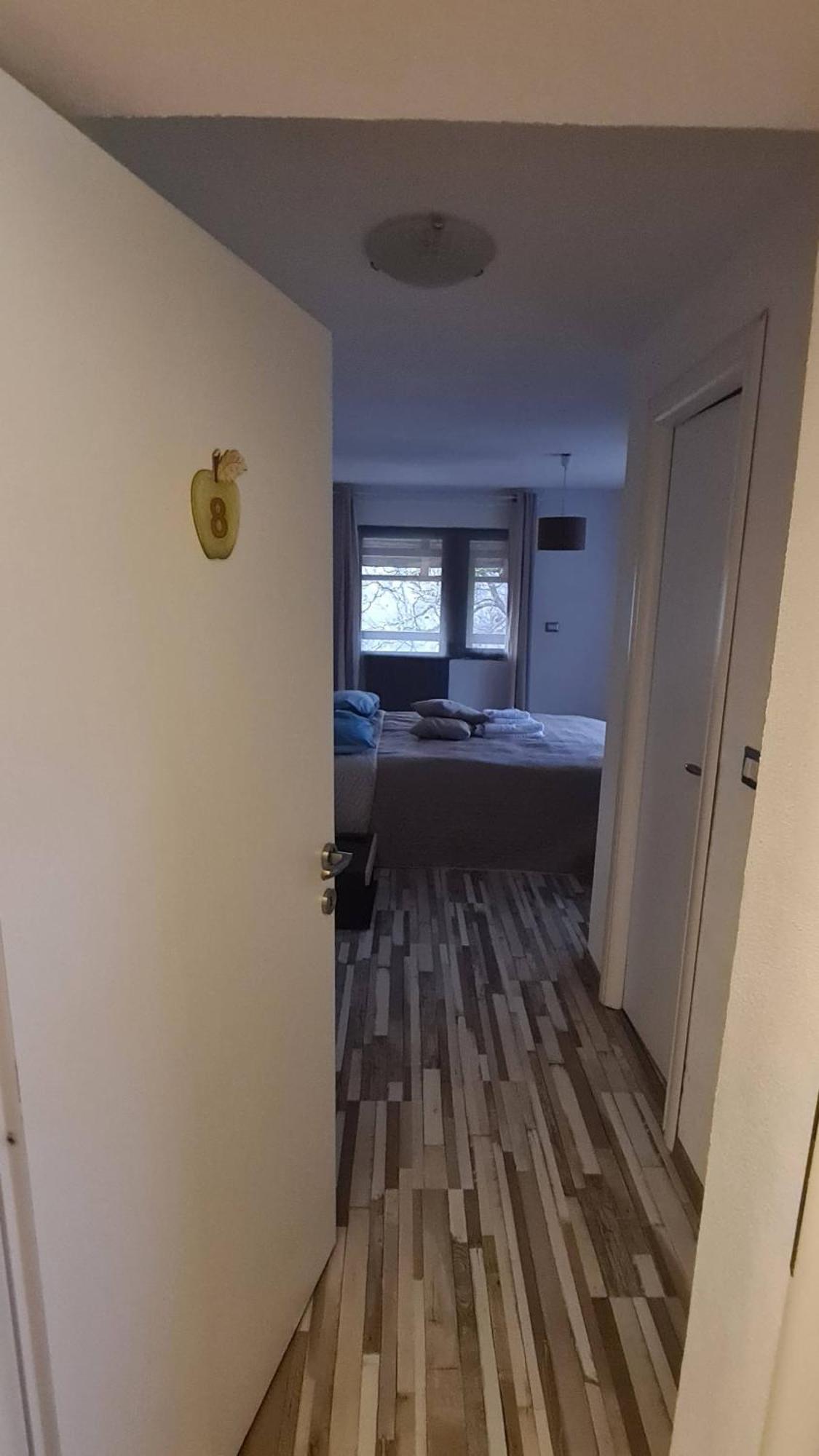 Camere De Inchiriat Livada Cu Meri Căpăţîneni-Ungureni Kültér fotó