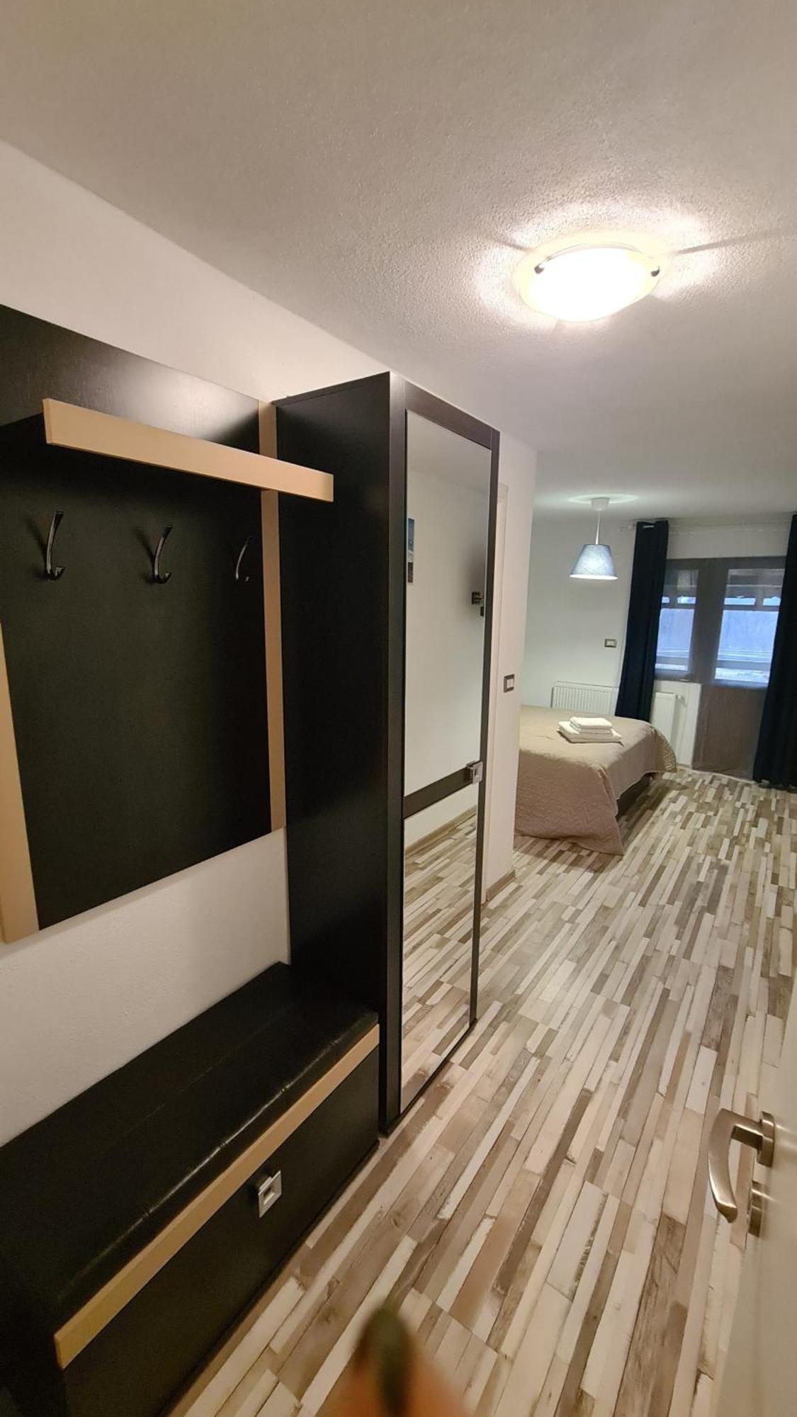 Camere De Inchiriat Livada Cu Meri Căpăţîneni-Ungureni Kültér fotó